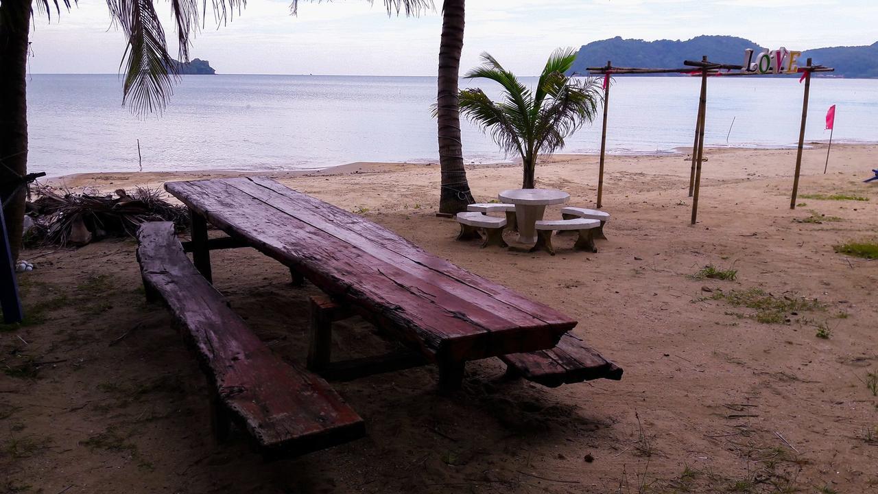 Boom Boom Beach Resort Laem Sing Chanthaburi Exterior foto